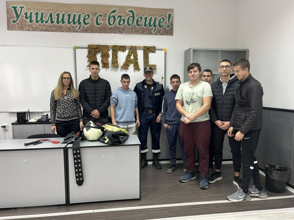 Открит урок на тема Безопасност на движението по пътищата - ПГАС - Добрич