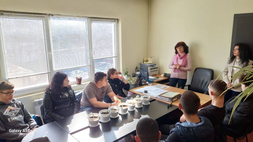 Посещение на ученици от ПГАС в ОДБХ 1